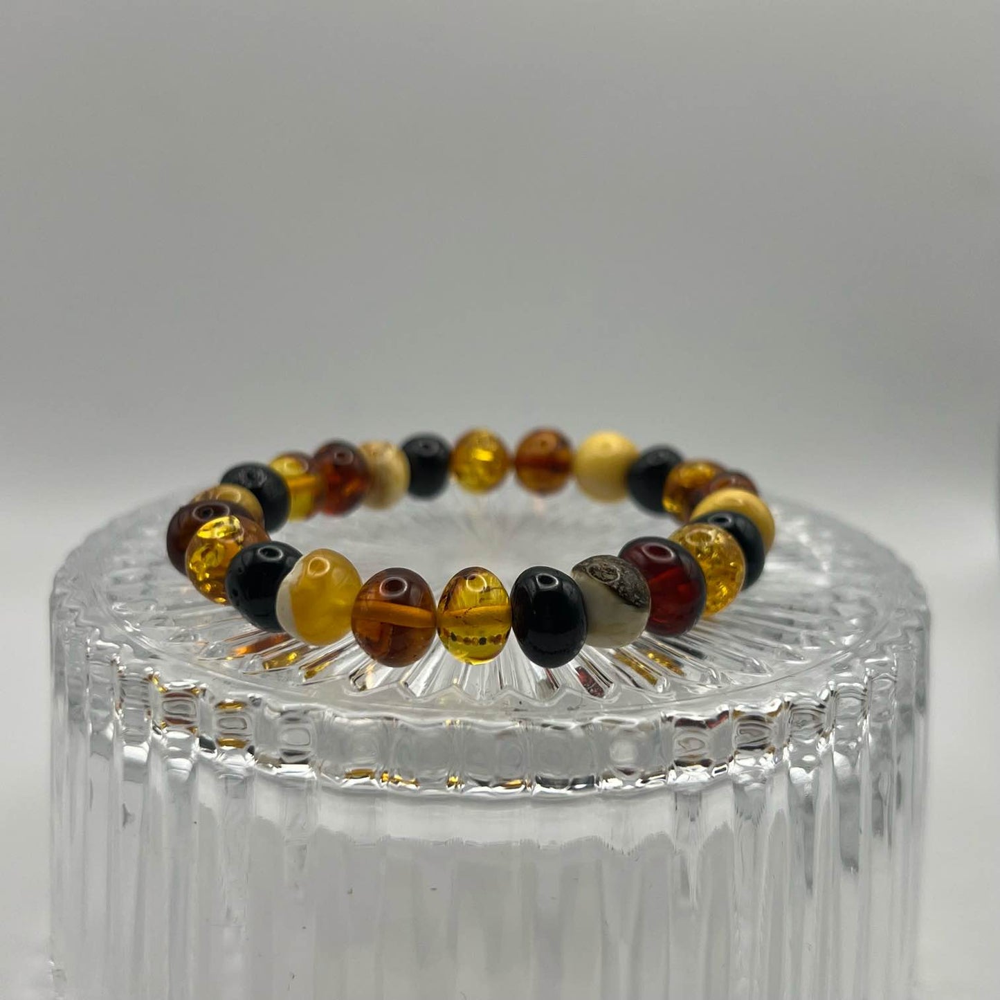 Браслет (шар) из полированного янтаря – исцеление