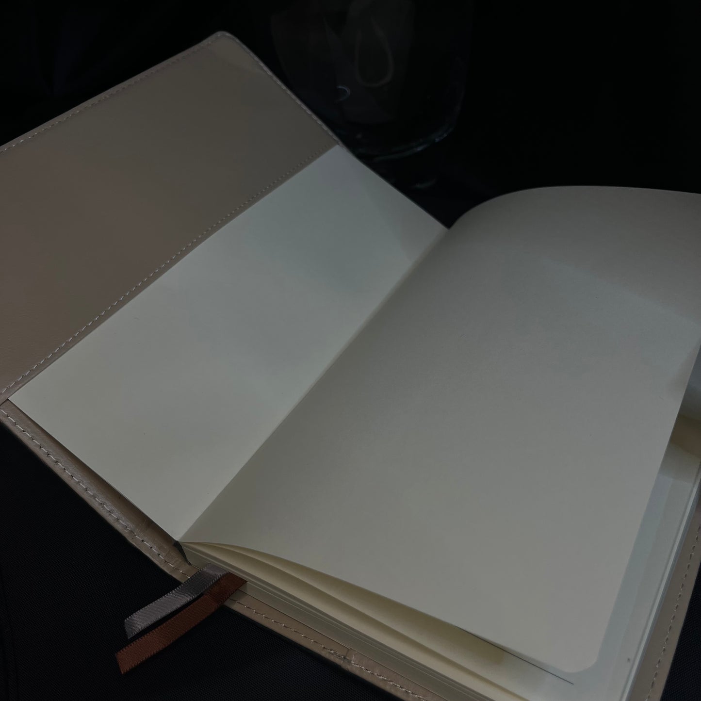 Grimoire, Hexenbuch - Night